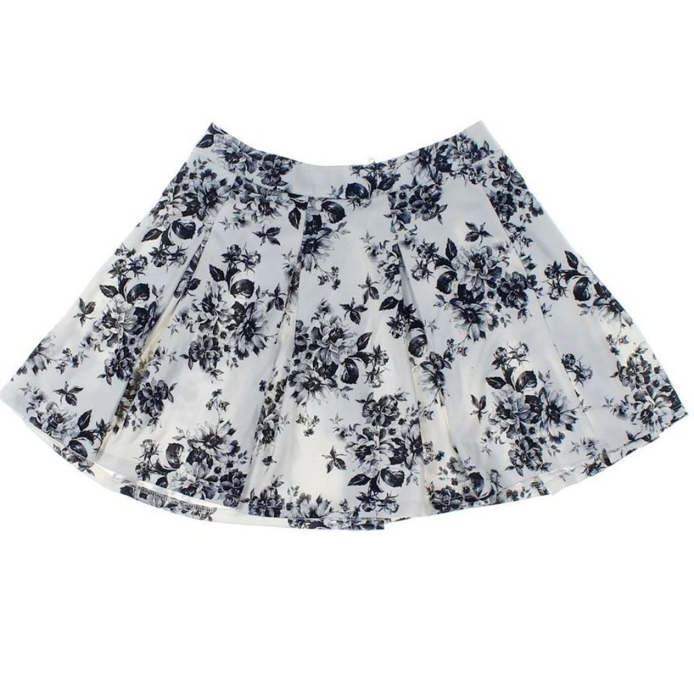 Forever 21 | Floral Circle Mini Skirt